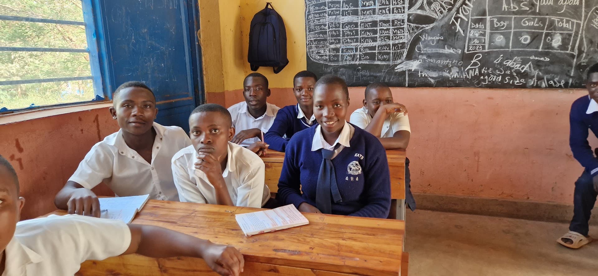 Judith , maman de Manzi retourne à l'école