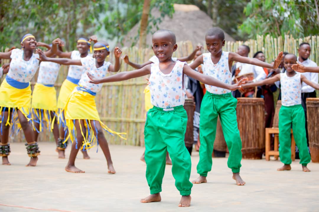children-dance-performance