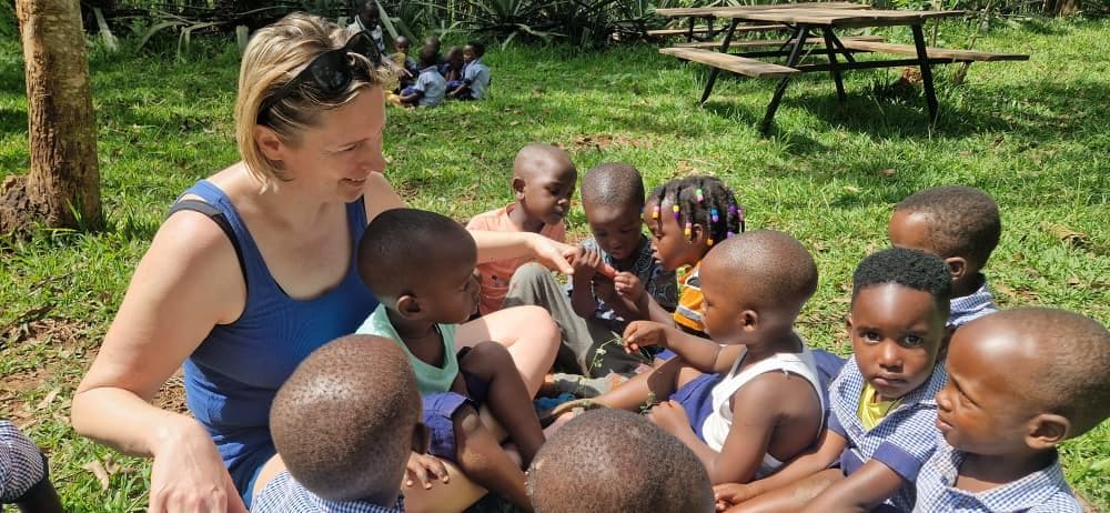 MAGDA avec les enfants